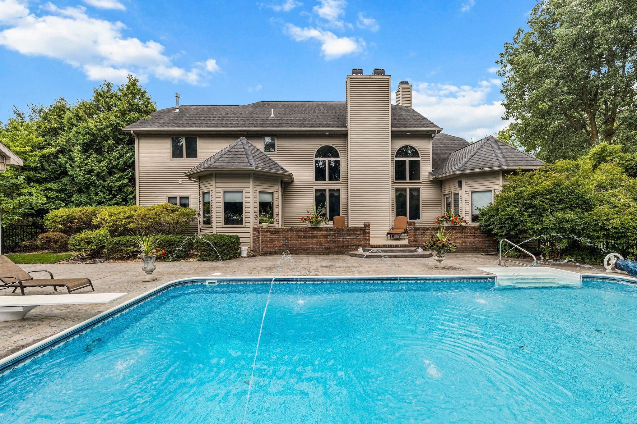 Essexville, Michigan, 48732, United States, 4 Bedrooms Bedrooms, ,6 BathroomsBathrooms,Residential,Active,1922499