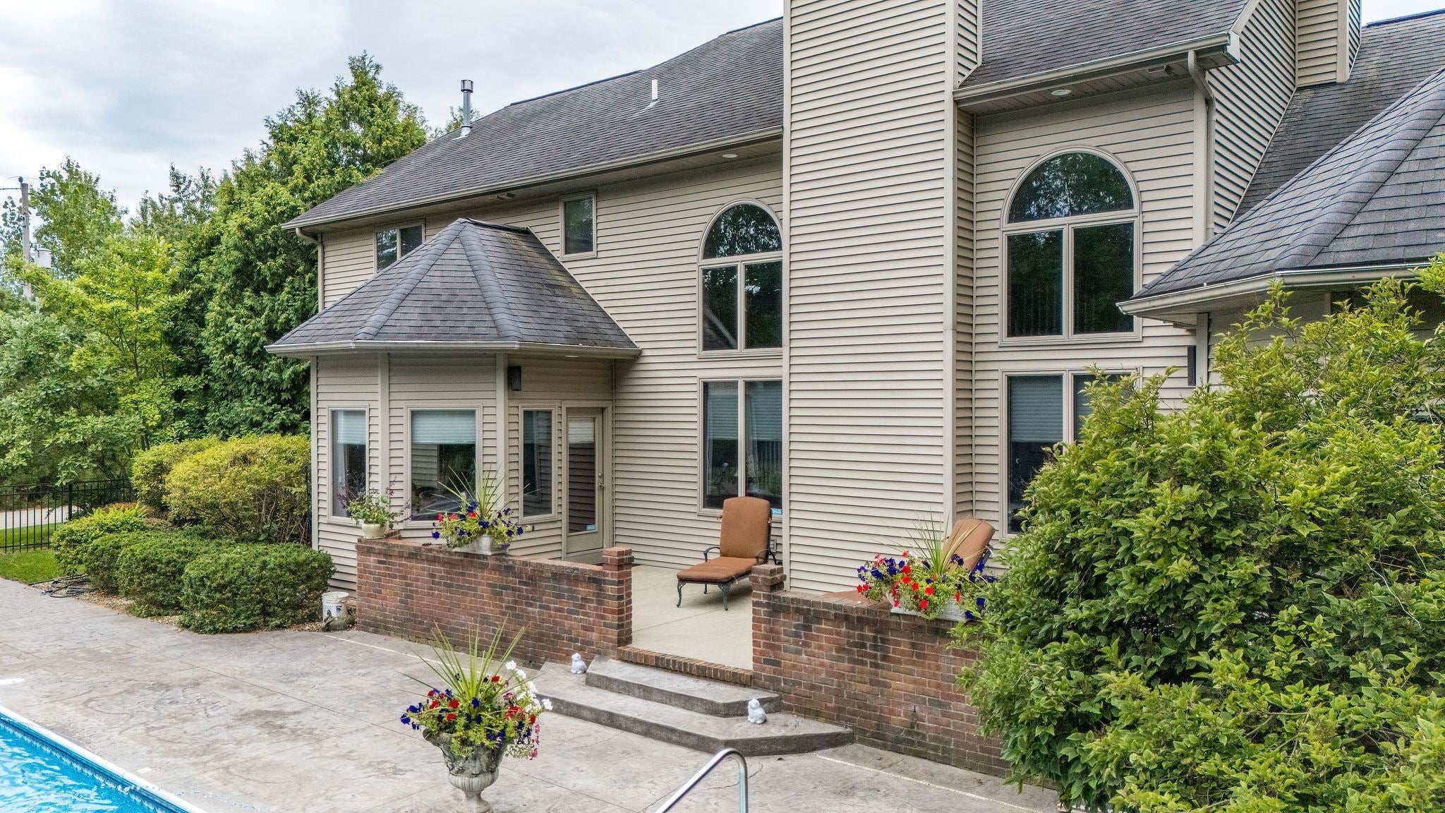 Essexville, Michigan, 48732, United States, 4 Bedrooms Bedrooms, ,6 BathroomsBathrooms,Residential,Active,1922499