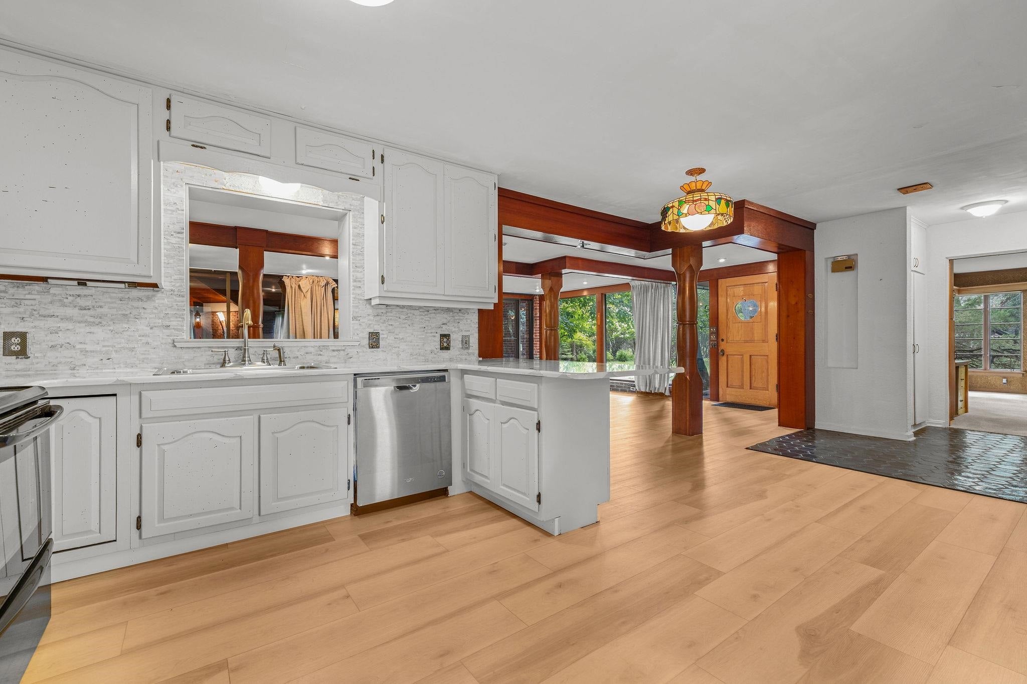 Freeland, Michigan, 48623, United States, 4 Bedrooms Bedrooms, ,5 BathroomsBathrooms,Residential,Active,1941330