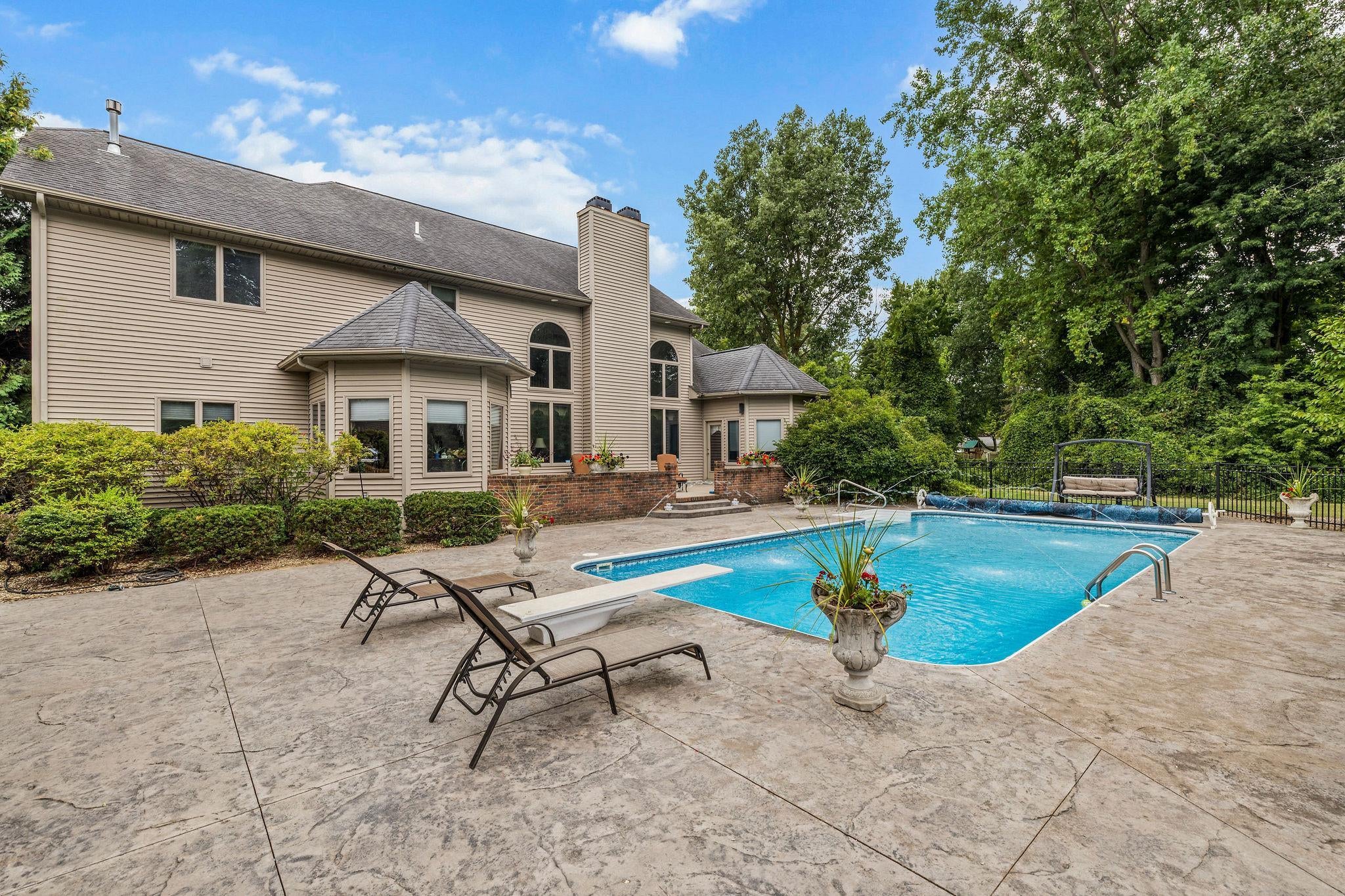 Essexville, Michigan, 48732, United States, 4 Bedrooms Bedrooms, ,6 BathroomsBathrooms,Residential,Active,1922499