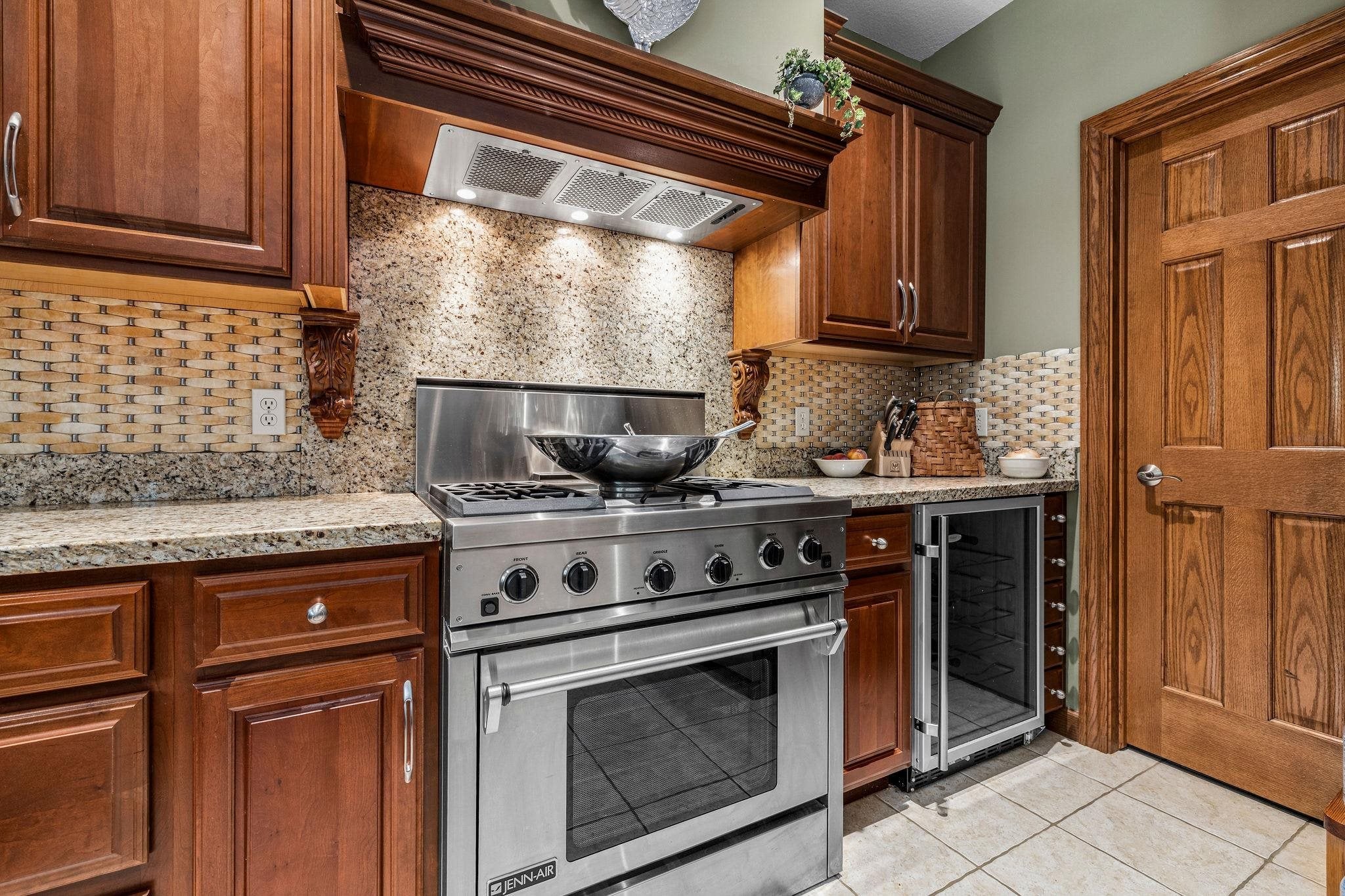 Essexville, Michigan, 48732, United States, 4 Bedrooms Bedrooms, ,6 BathroomsBathrooms,Residential,Active,1922499