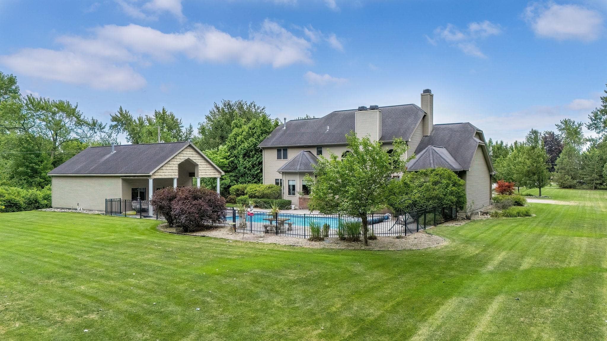 Essexville, Michigan, 48732, United States, 4 Bedrooms Bedrooms, ,6 BathroomsBathrooms,Residential,Active,1922499