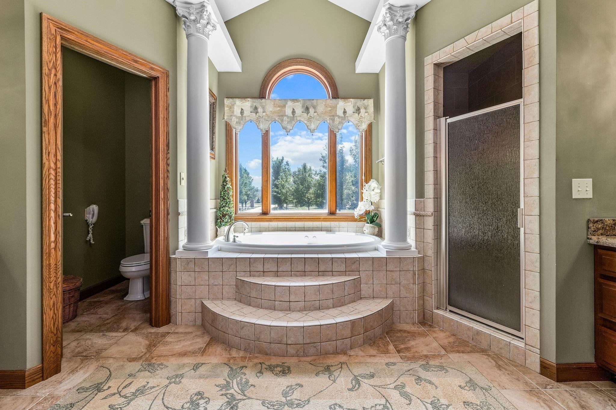 Essexville, Michigan, 48732, United States, 4 Bedrooms Bedrooms, ,6 BathroomsBathrooms,Residential,Active,1922499