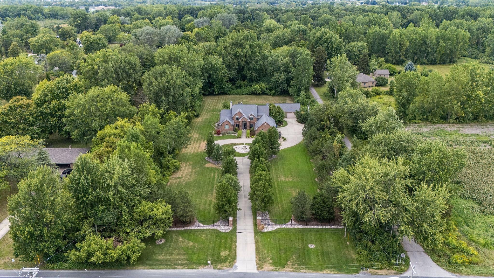 Essexville, Michigan, 48732, United States, 4 Bedrooms Bedrooms, ,6 BathroomsBathrooms,Residential,Active,1922499