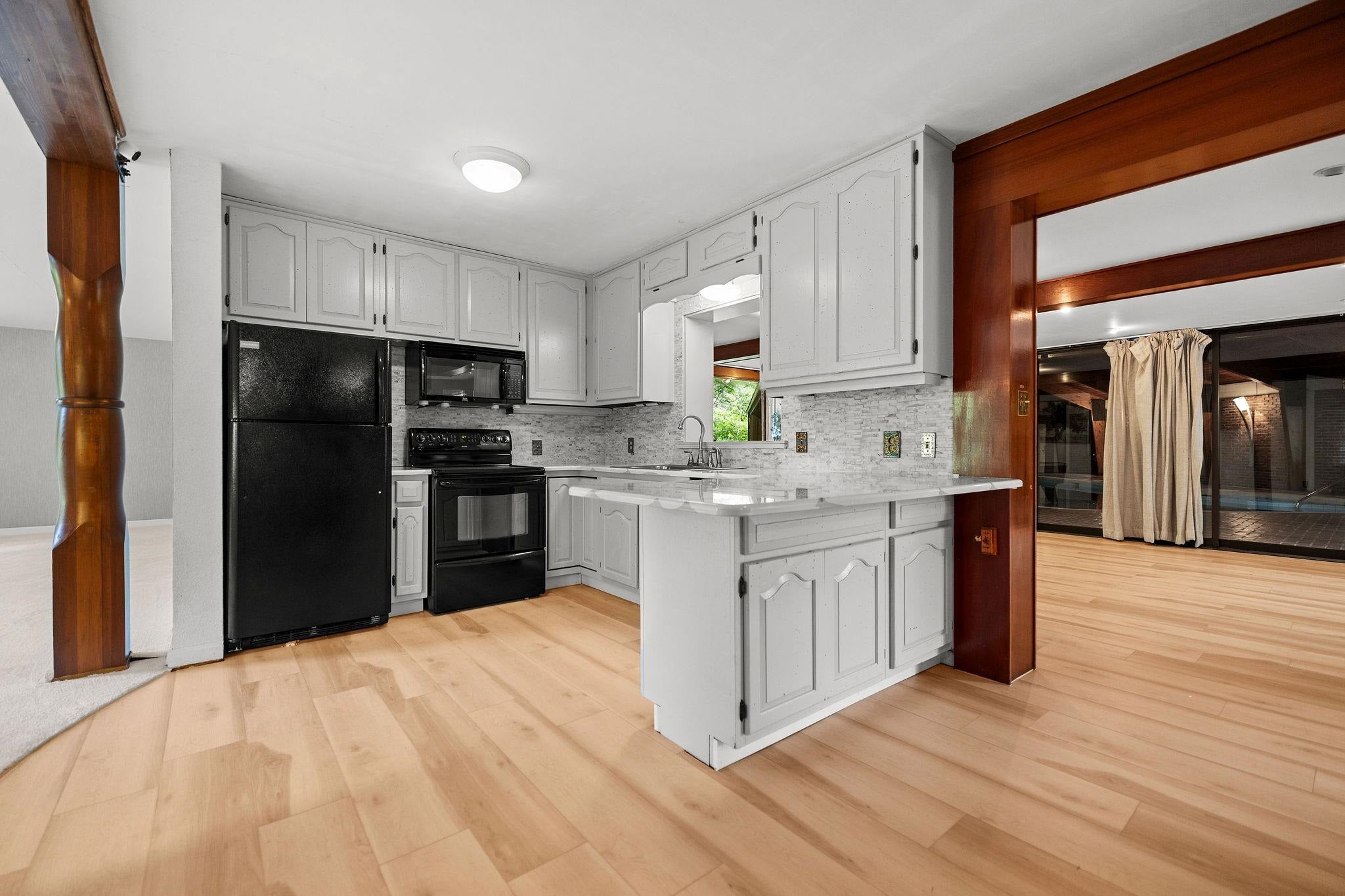 Freeland, Michigan, 48623, United States, 4 Bedrooms Bedrooms, ,5 BathroomsBathrooms,Residential,Active,1941330