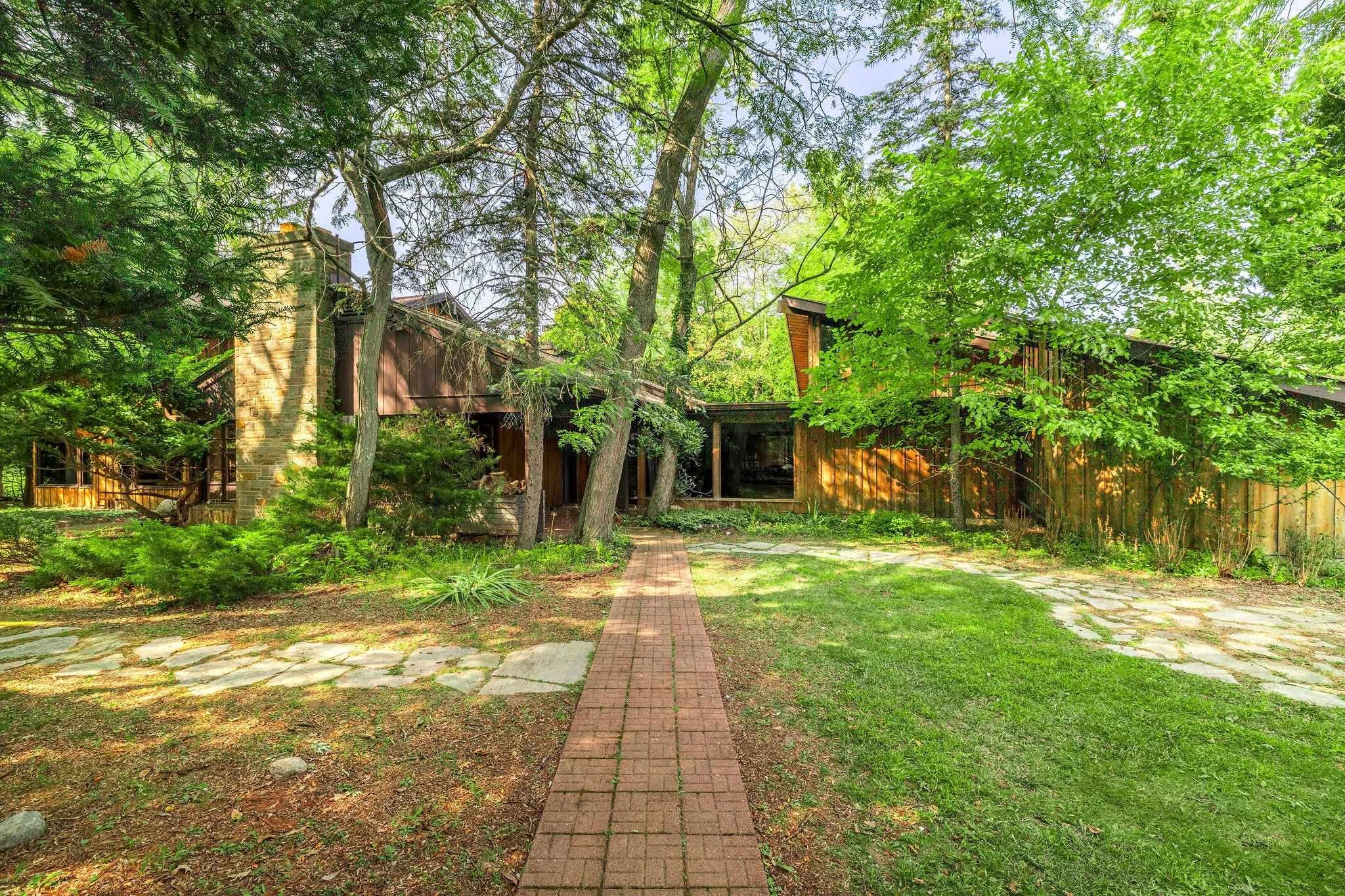 Freeland, Michigan, 48623, United States, 4 Bedrooms Bedrooms, ,5 BathroomsBathrooms,Residential,Active,1941330
