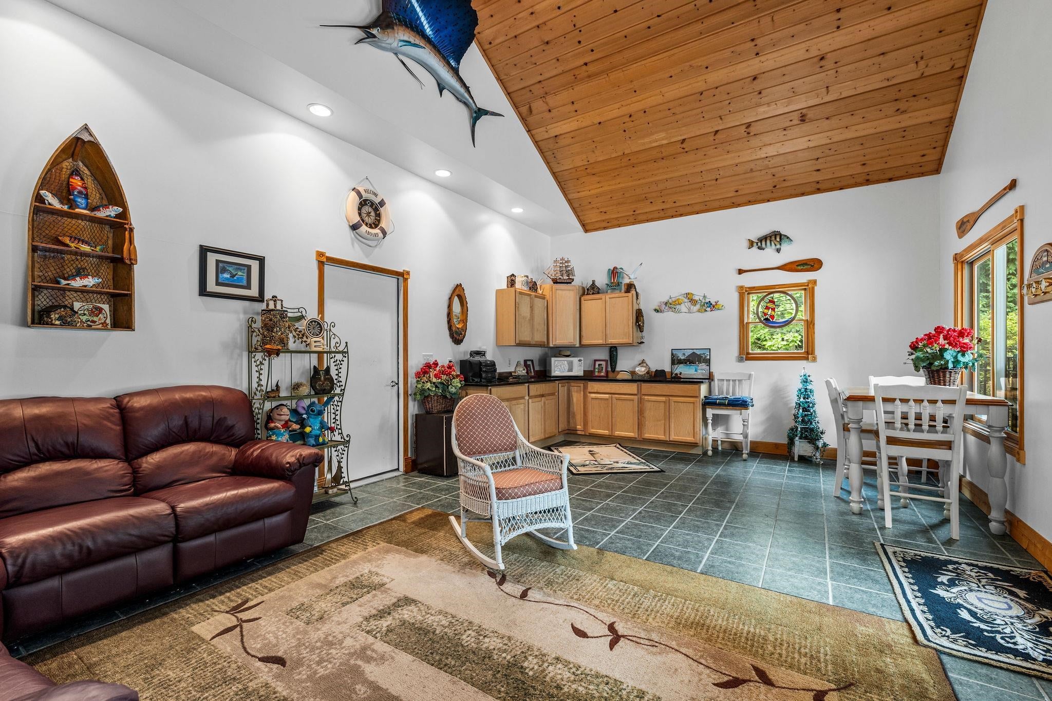 Essexville, Michigan, 48732, United States, 4 Bedrooms Bedrooms, ,6 BathroomsBathrooms,Residential,Active,1922499