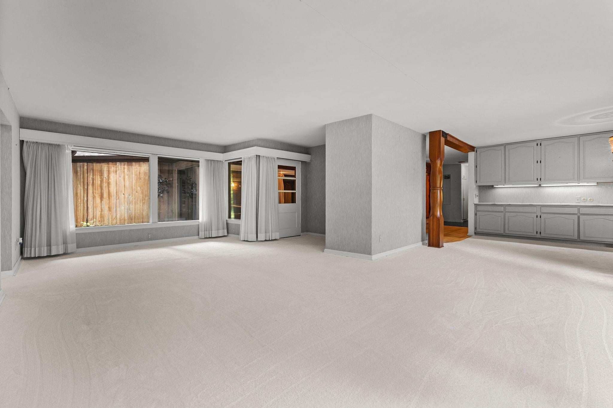 Freeland, Michigan, 48623, United States, 4 Bedrooms Bedrooms, ,5 BathroomsBathrooms,Residential,Active,1941330