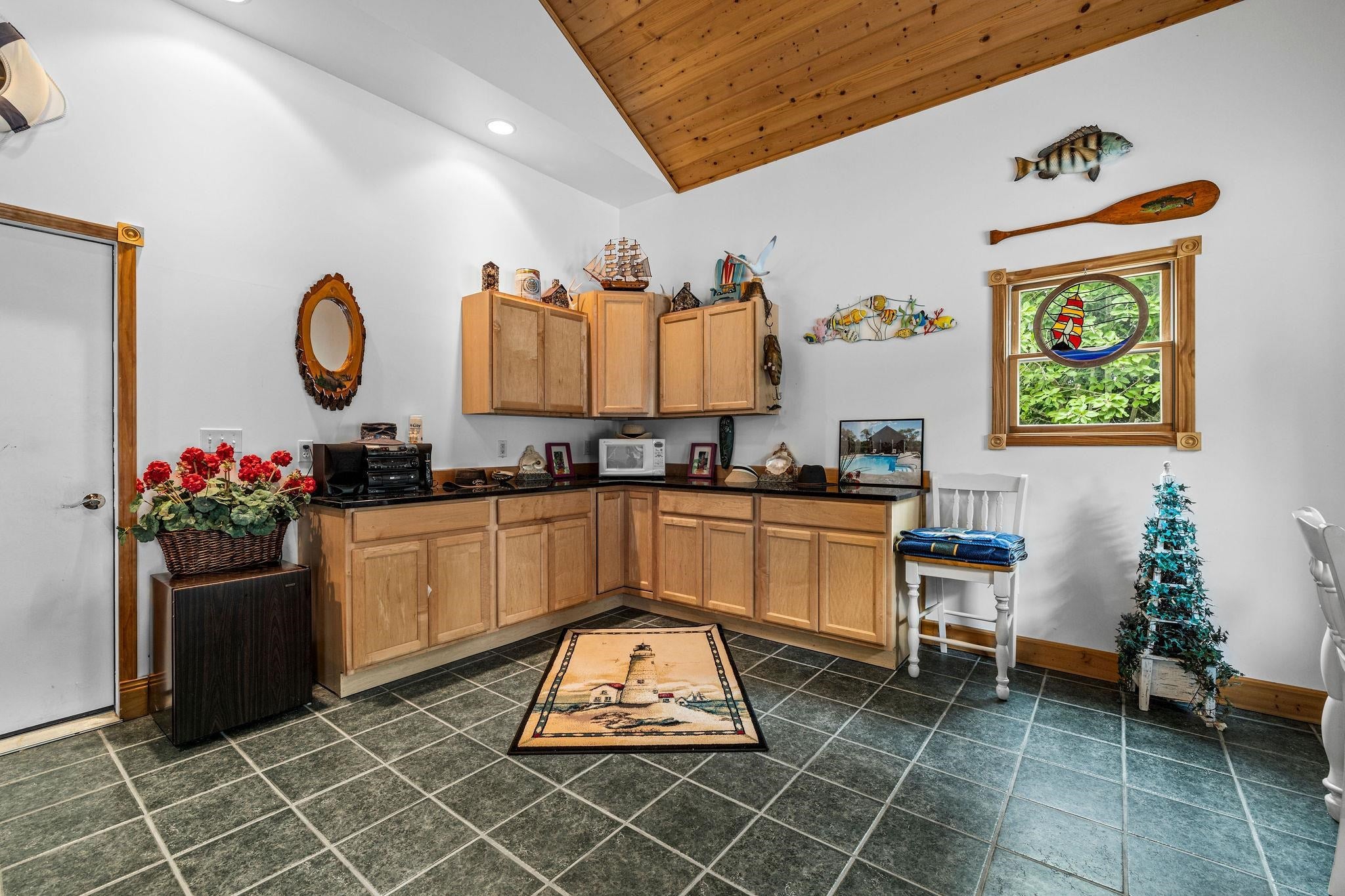 Essexville, Michigan, 48732, United States, 4 Bedrooms Bedrooms, ,6 BathroomsBathrooms,Residential,Active,1922499