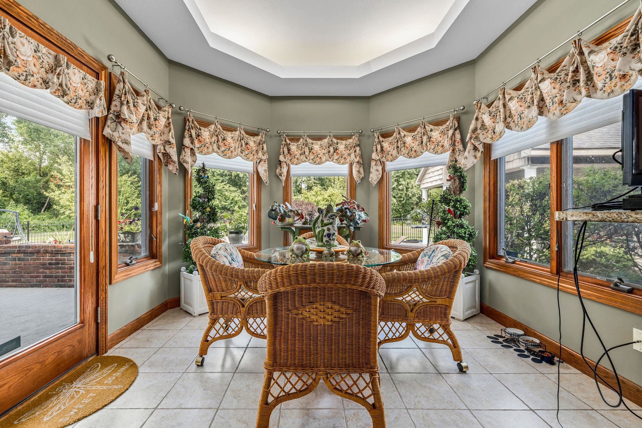 Essexville, Michigan, 48732, United States, 4 Bedrooms Bedrooms, ,6 BathroomsBathrooms,Residential,Active,1922499