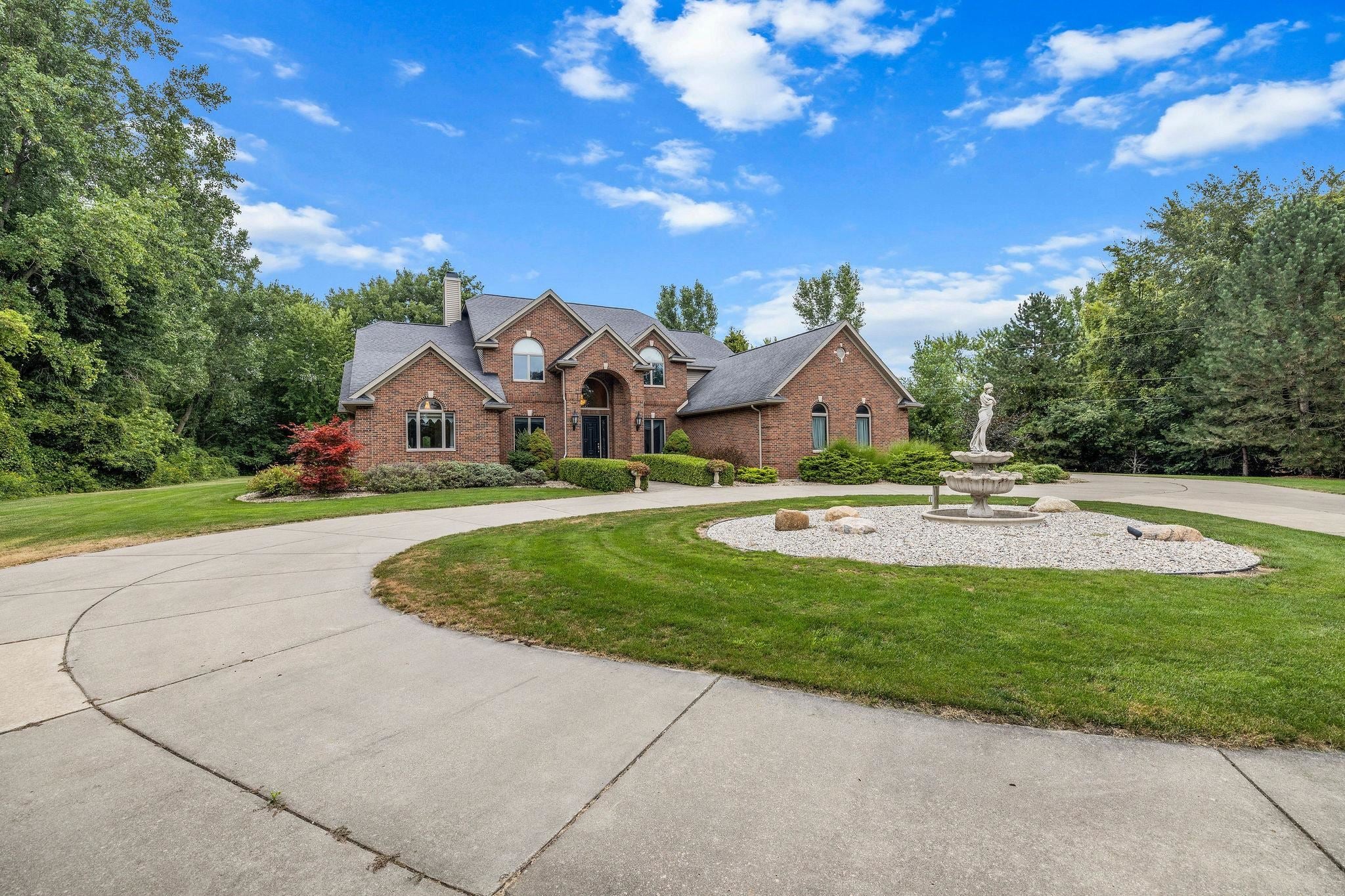 Essexville, Michigan, 48732, United States, 4 Bedrooms Bedrooms, ,6 BathroomsBathrooms,Residential,Active,1922499