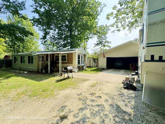 3015 PINCONNING RD, RHODES, MI 48652 - Image 1