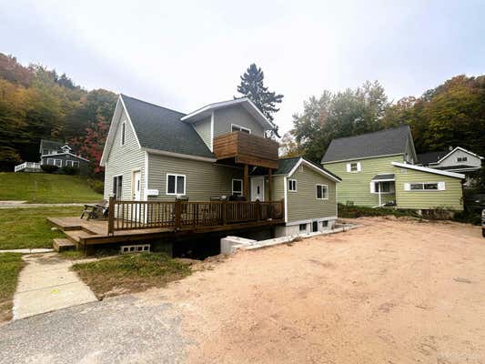 518 LYNN ST, MUNISING, MI 49862 - Image 1