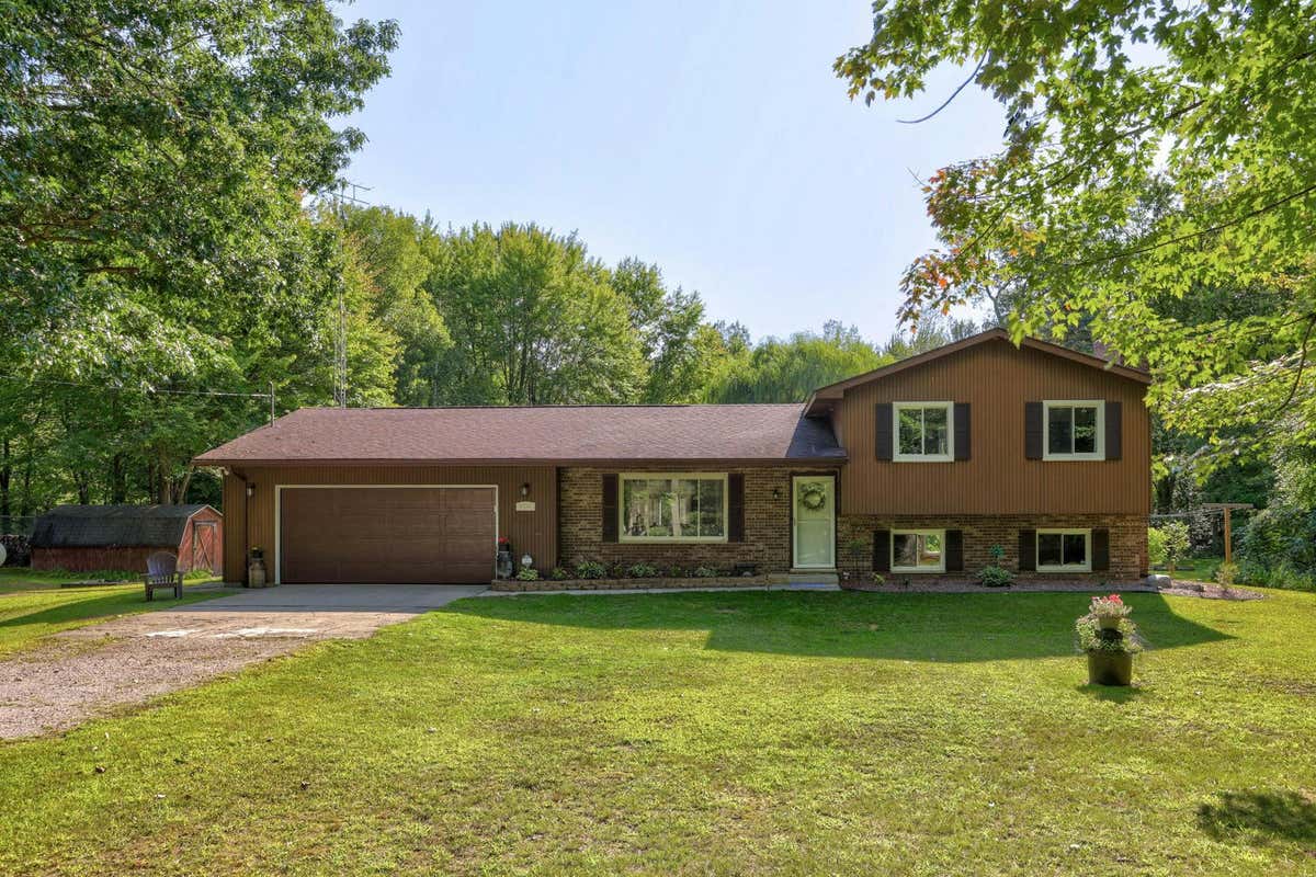 4291 BADOUR RD, HEMLOCK, MI 48626, photo 1 of 58