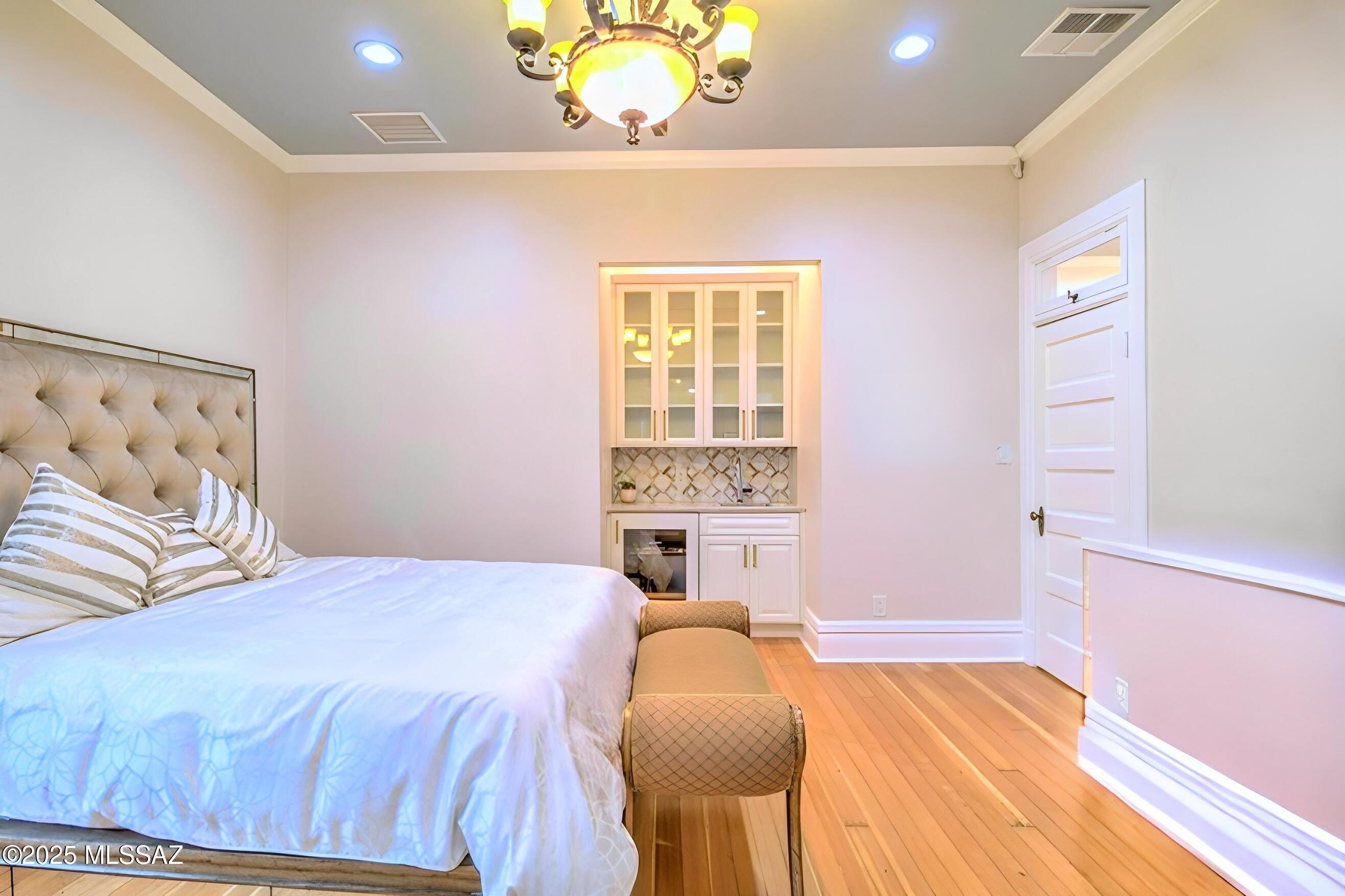 Tucson, Arizona, 85701, United States, 5 Bedrooms Bedrooms, ,6 BathroomsBathrooms,Residential,Active,1859392