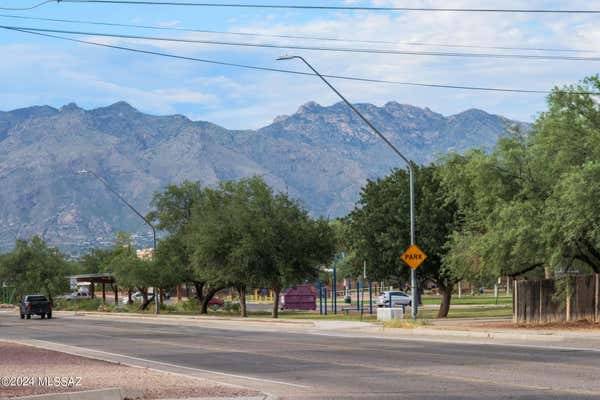 2861 N COLUMBUS BLVD, TUCSON, AZ 85712, photo 2 of 24