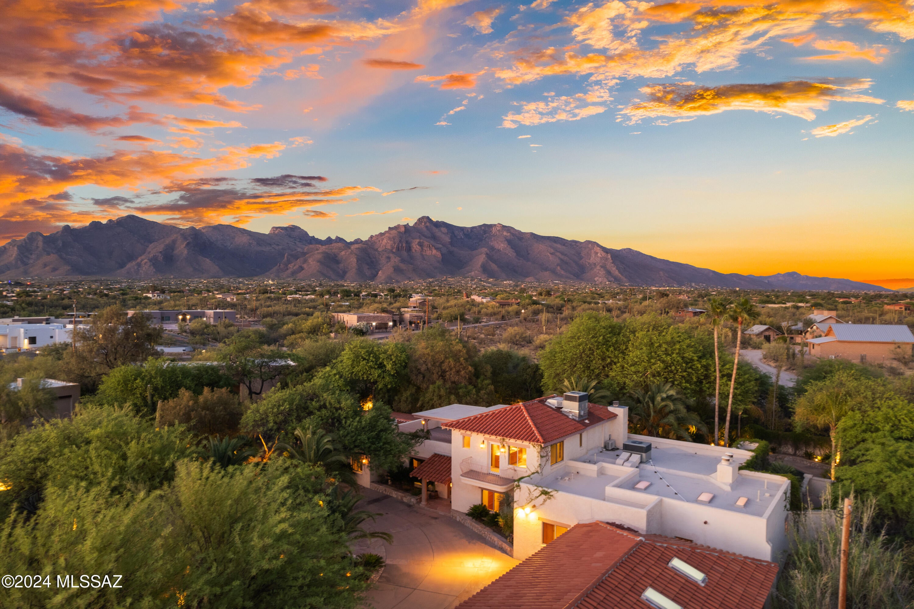 Tucson, Arizona, 85704, United States, 5 Bedrooms Bedrooms, ,5 BathroomsBathrooms,Residential,Active,1880346
