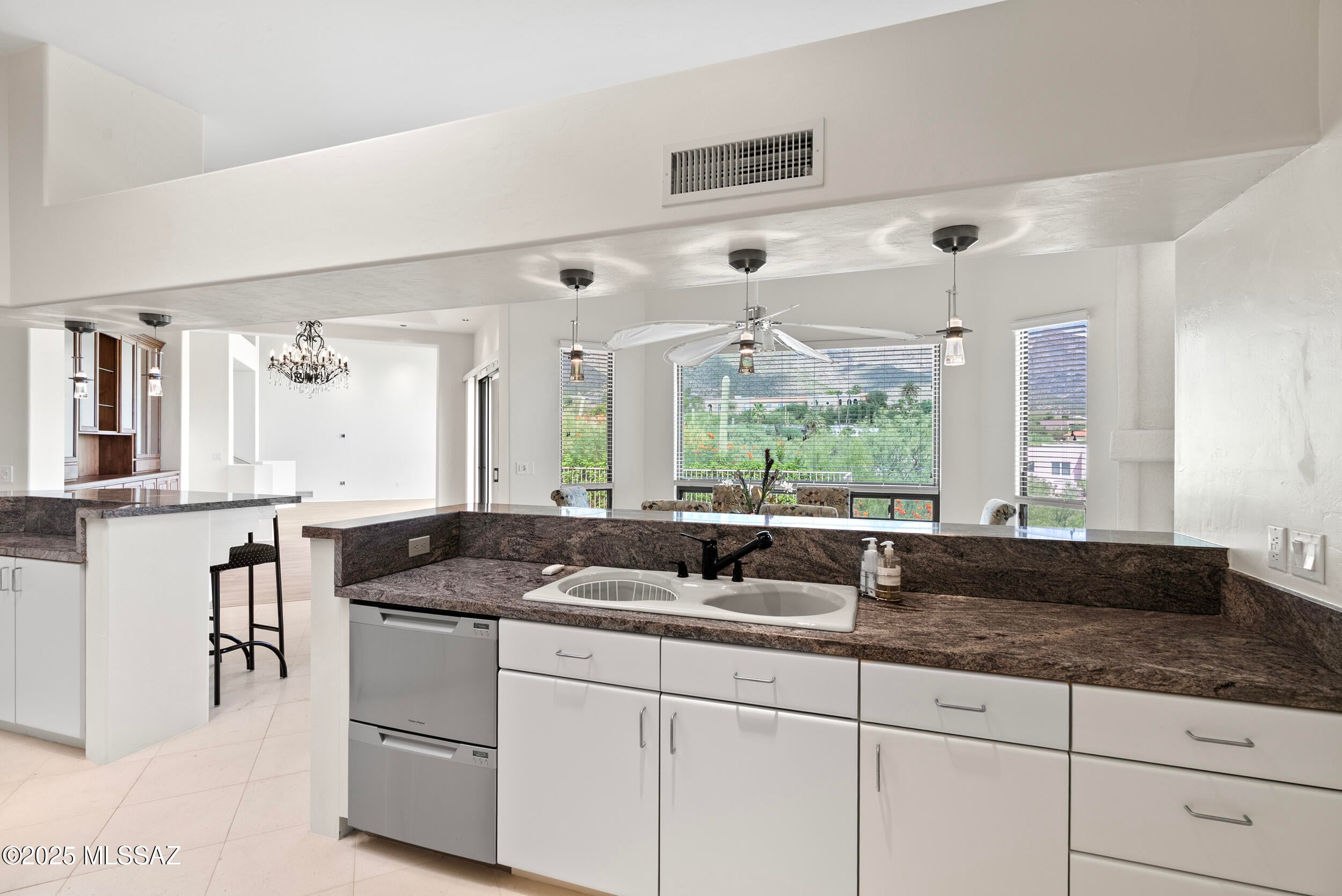 Tucson, Arizona, 85718, United States, 5 Bedrooms Bedrooms, ,4 BathroomsBathrooms,Residential,Active,1929922