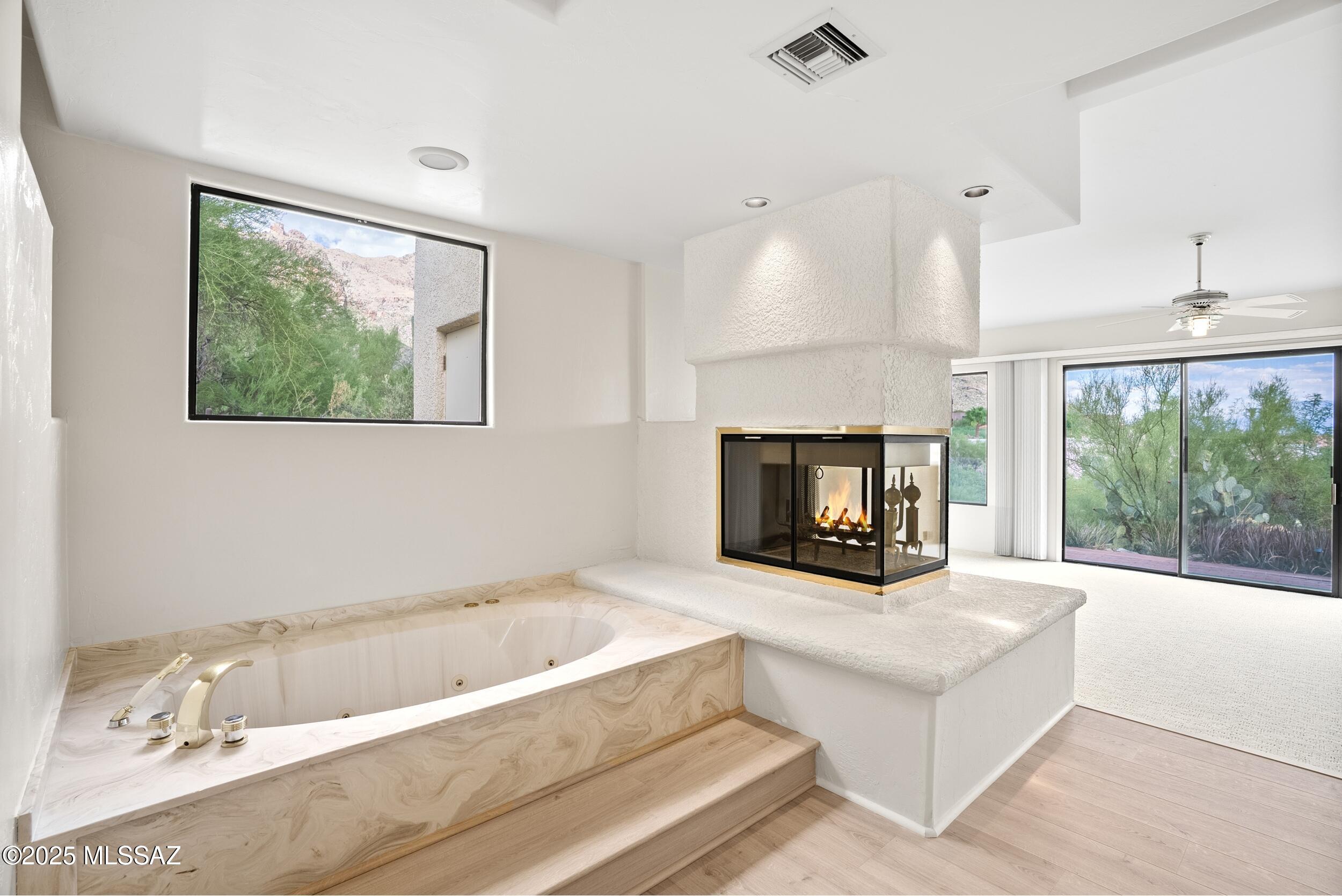 Tucson, Arizona, 85718, United States, 5 Bedrooms Bedrooms, ,4 BathroomsBathrooms,Residential,Active,1929922