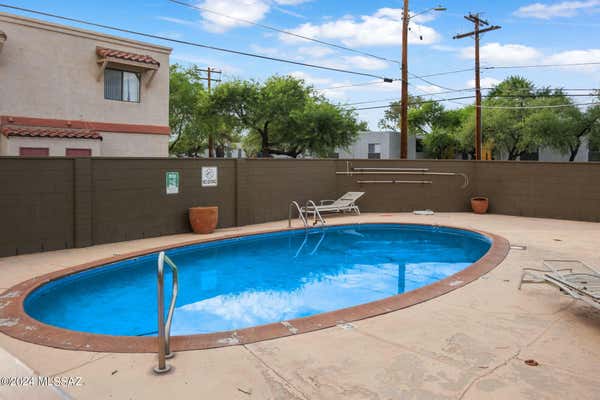 2861 N COLUMBUS BLVD, TUCSON, AZ 85712, photo 4 of 24