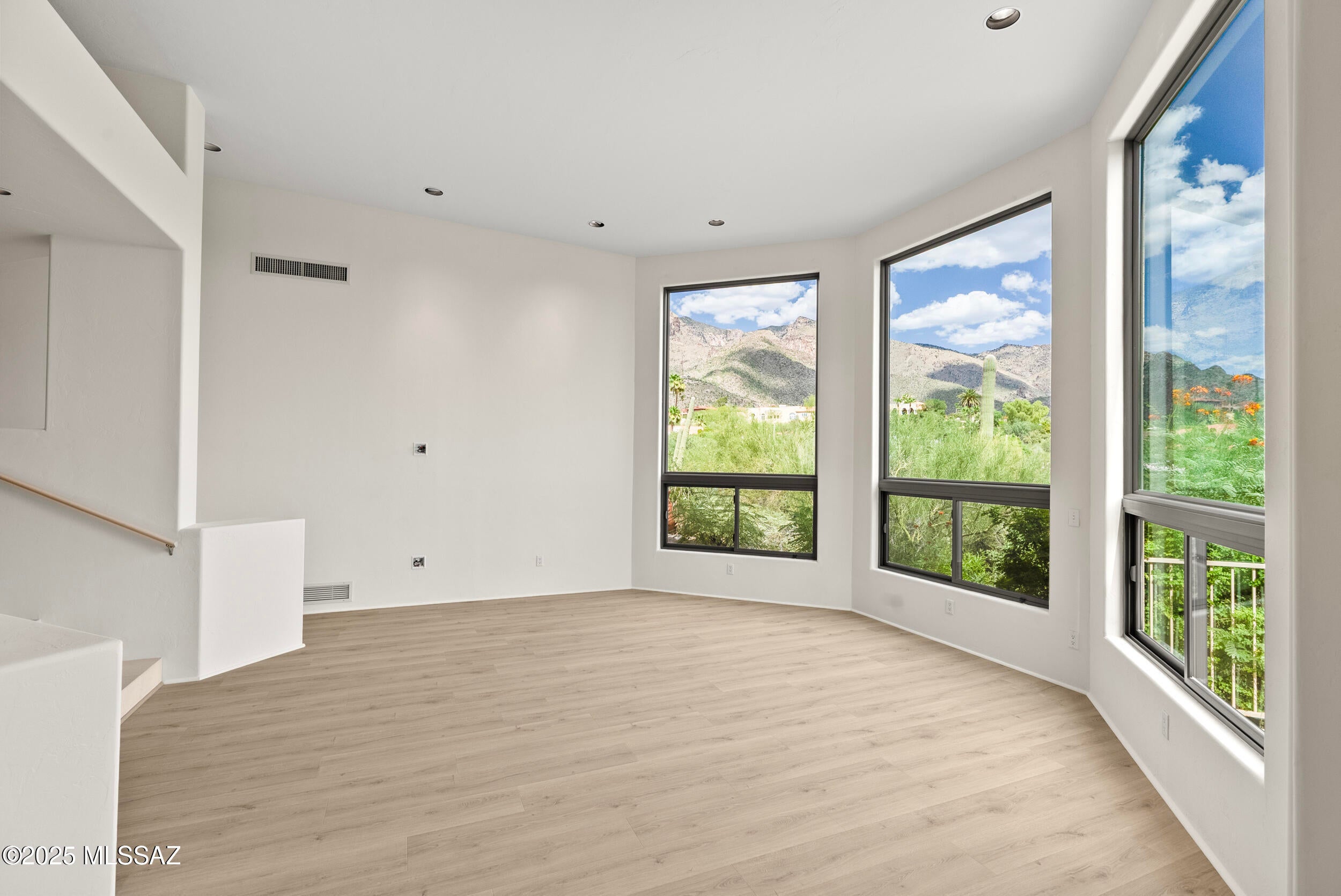 Tucson, Arizona, 85718, United States, 5 Bedrooms Bedrooms, ,4 BathroomsBathrooms,Residential,Active,1929922