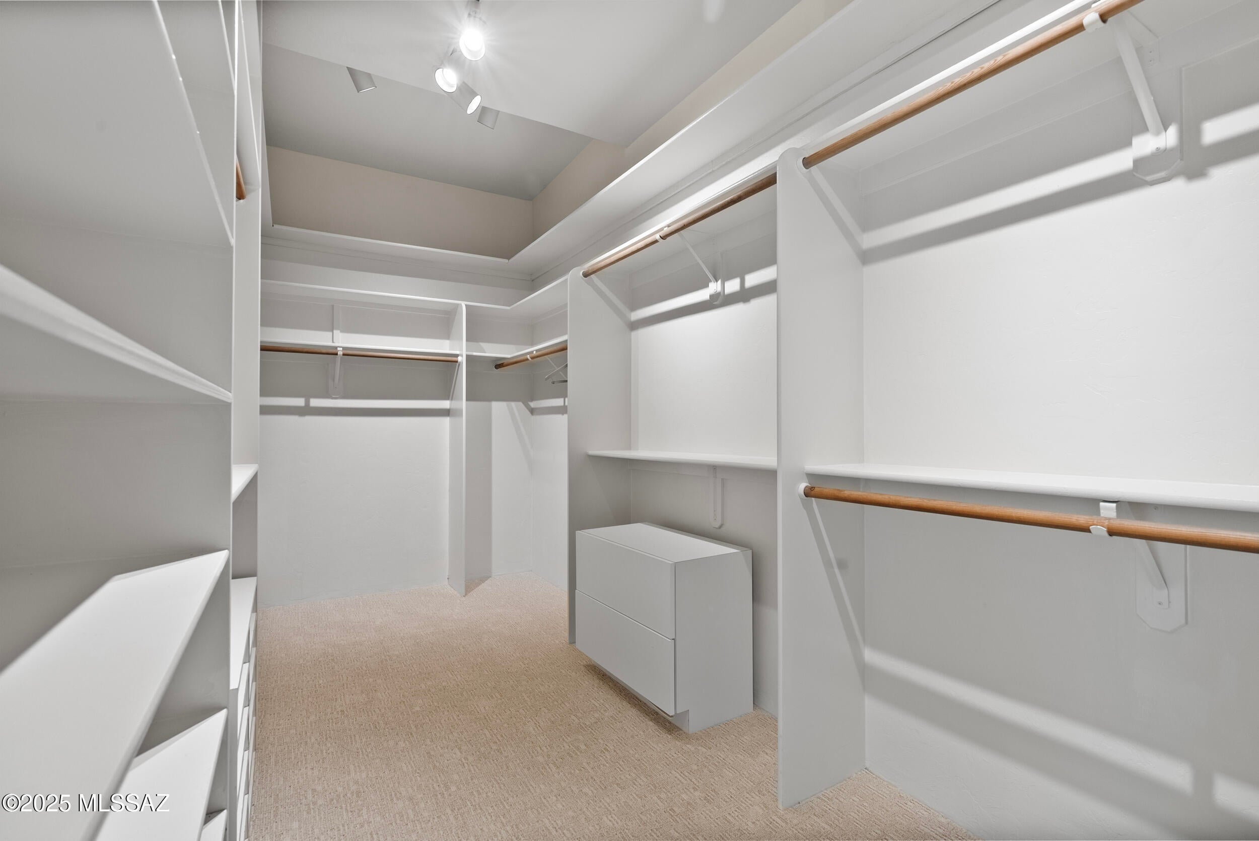 Tucson, Arizona, 85718, United States, 5 Bedrooms Bedrooms, ,4 BathroomsBathrooms,Residential,Active,1929922