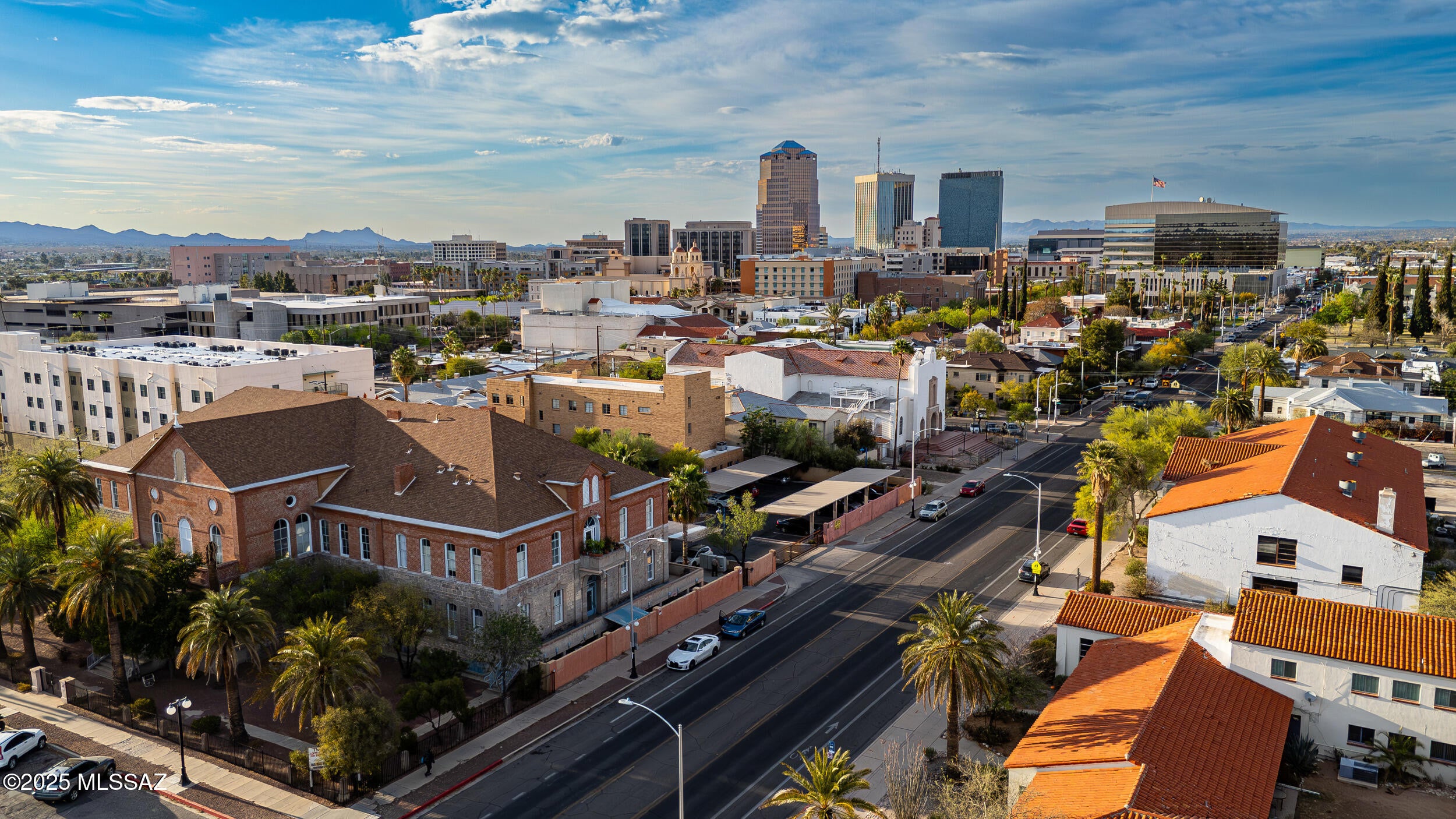 Tucson, Arizona, 85701, United States, 5 Bedrooms Bedrooms, ,6 BathroomsBathrooms,Residential,Active,1859392