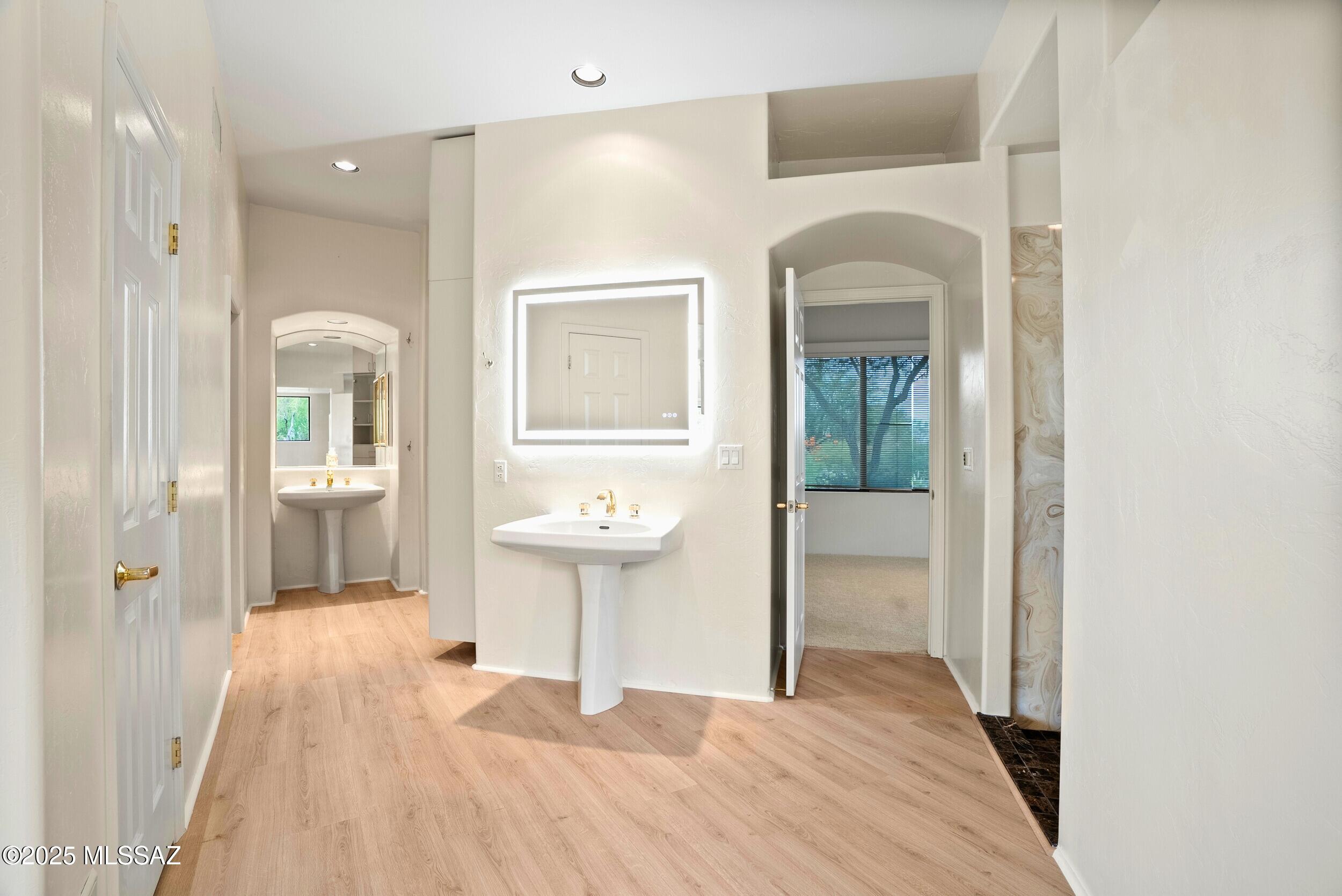 Tucson, Arizona, 85718, United States, 5 Bedrooms Bedrooms, ,4 BathroomsBathrooms,Residential,Active,1929922