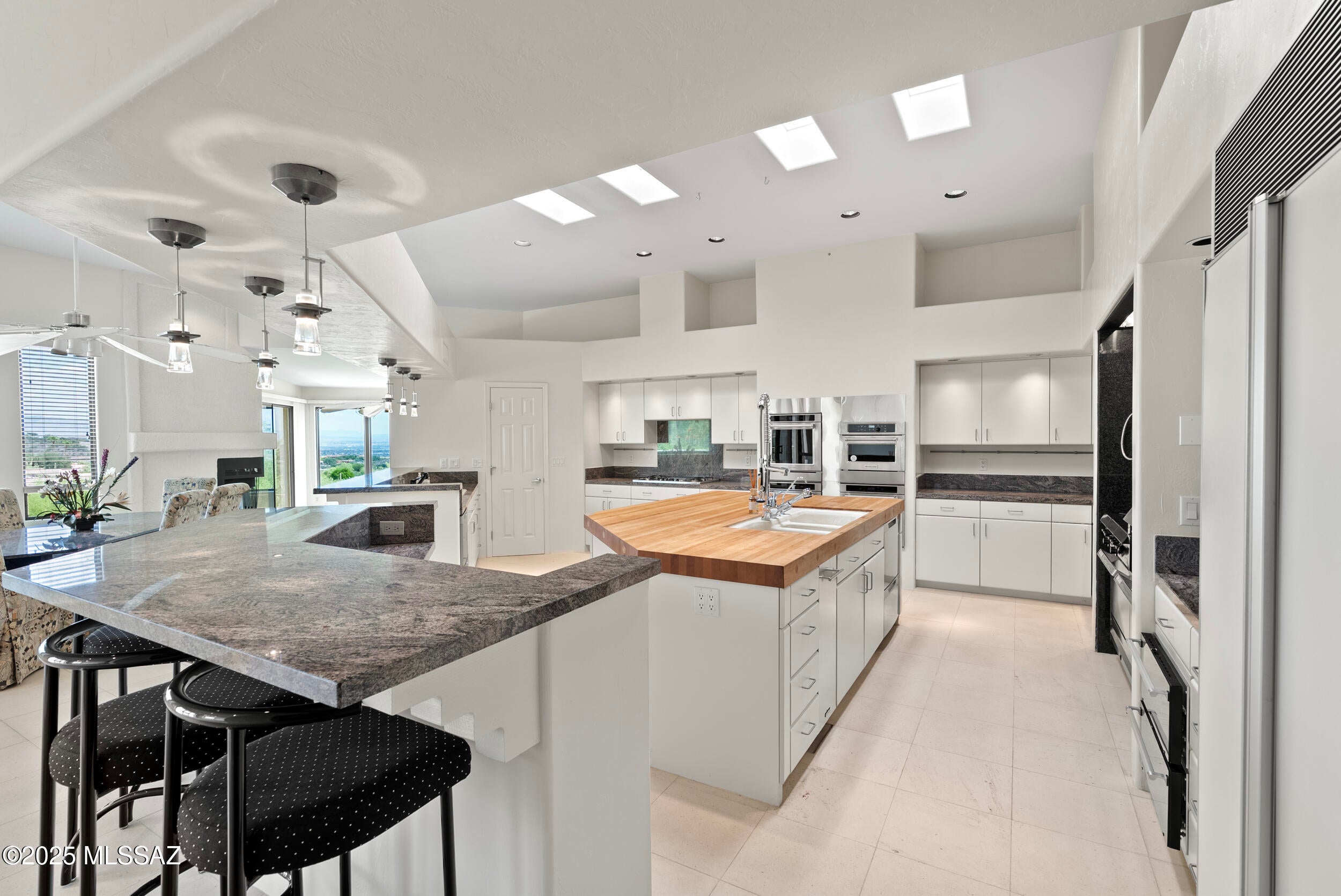 Tucson, Arizona, 85718, United States, 5 Bedrooms Bedrooms, ,4 BathroomsBathrooms,Residential,Active,1929922