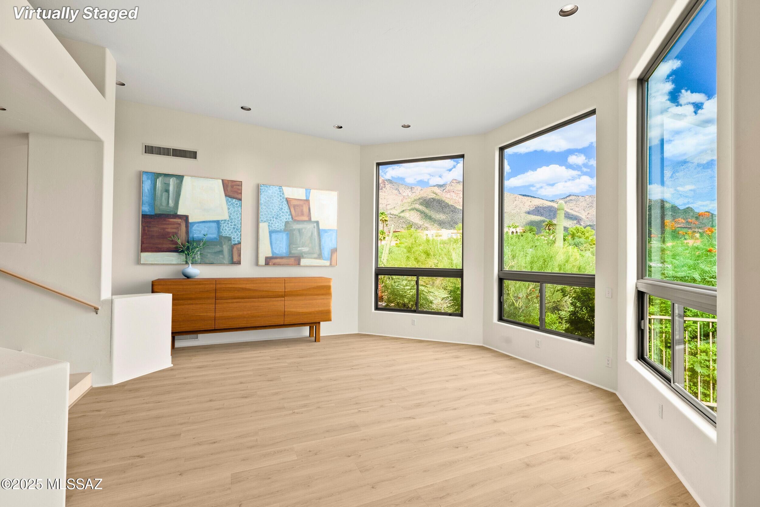 Tucson, Arizona, 85718, United States, 5 Bedrooms Bedrooms, ,4 BathroomsBathrooms,Residential,Active,1929922