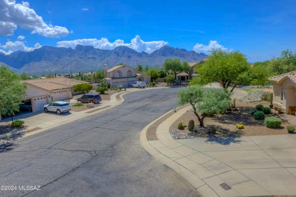 12585 N PIONEER WAY, ORO VALLEY, AZ 85755, photo 3 of 32