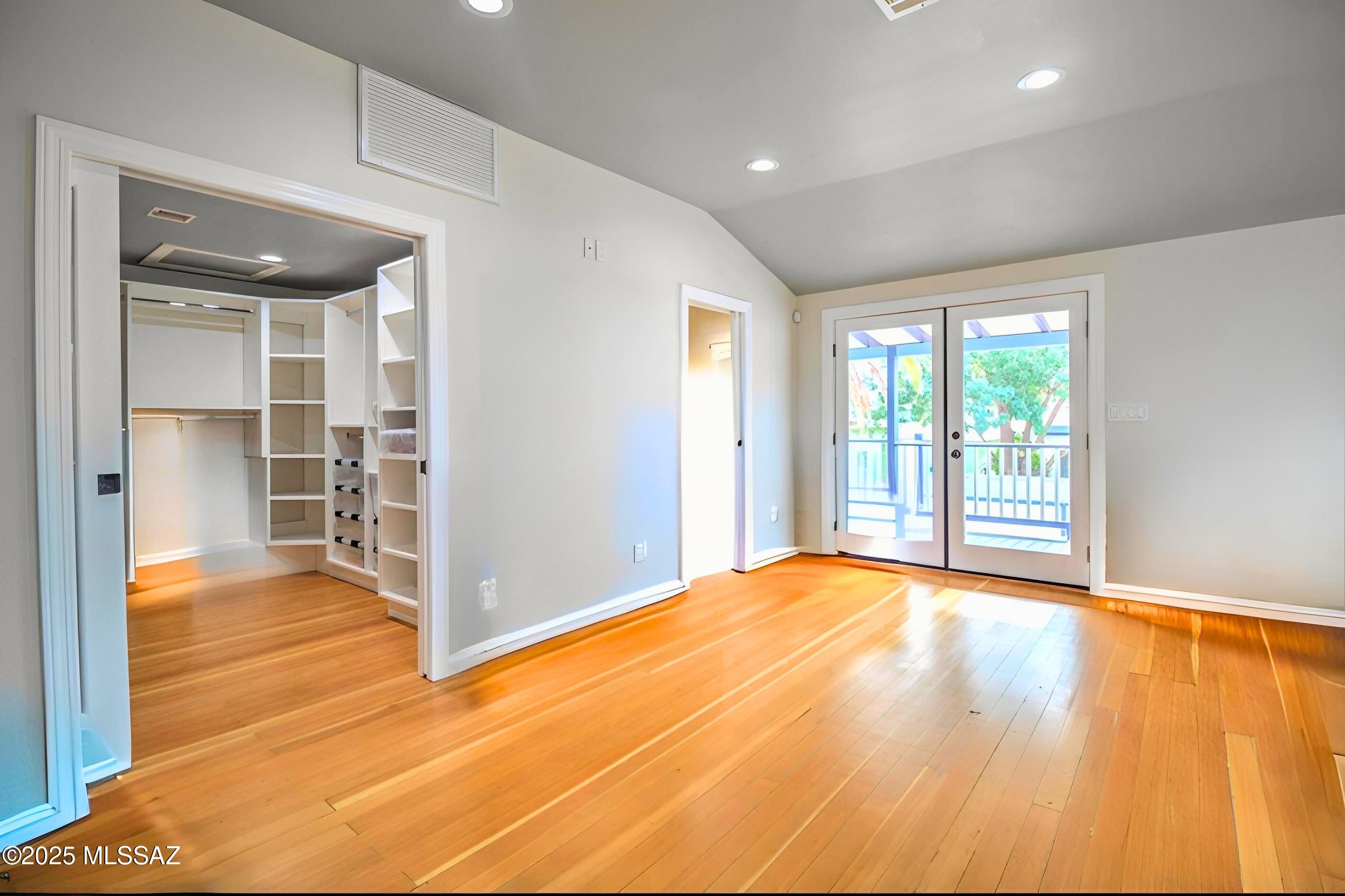 Tucson, Arizona, 85701, United States, 5 Bedrooms Bedrooms, ,6 BathroomsBathrooms,Residential,Active,1859392