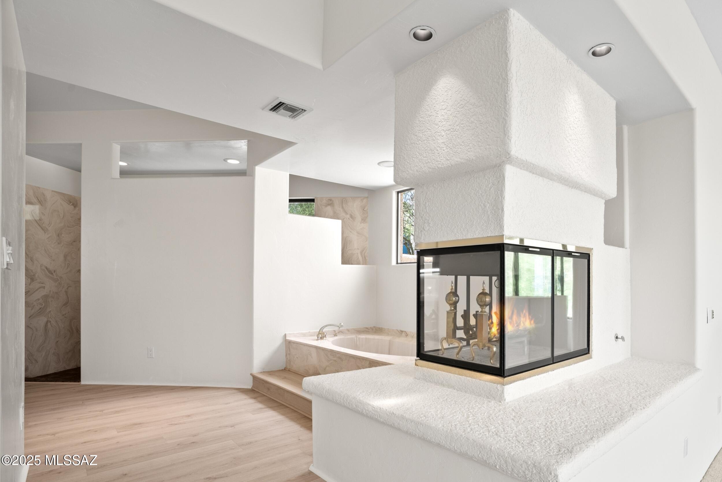 Tucson, Arizona, 85718, United States, 5 Bedrooms Bedrooms, ,4 BathroomsBathrooms,Residential,Active,1929922