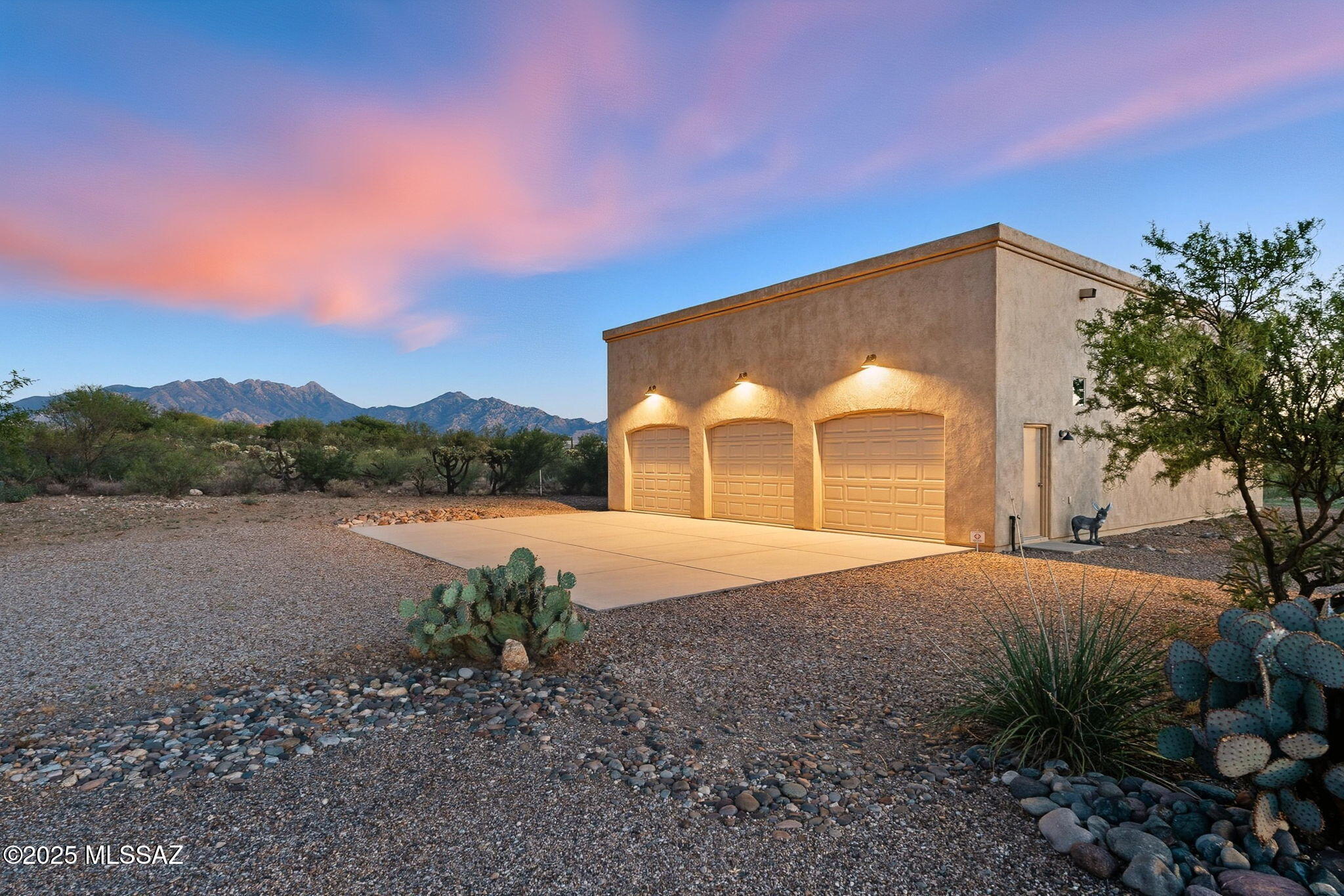 Green Valley, Arizona, 85614, United States, 5 Bedrooms Bedrooms, ,5 BathroomsBathrooms,Residential,Active,1945062