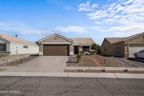 1314 W DESERT CLOUD PL, ORO VALLEY, AZ 85737, photo 2 of 44