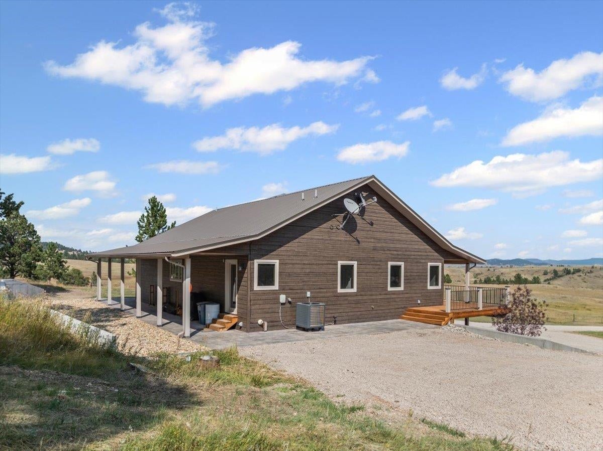 Sundance, Wyoming, 82729, United States, 2 Bedrooms Bedrooms, ,3 BathroomsBathrooms,Residential,Active,1945459