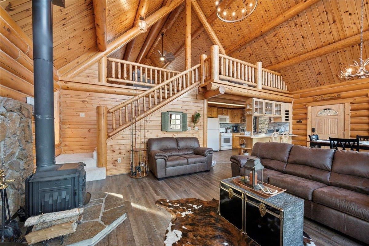 Piedmont, South Dakota, 57769, United States, 5 Bedrooms Bedrooms, ,3 BathroomsBathrooms,Residential,Active,1849518