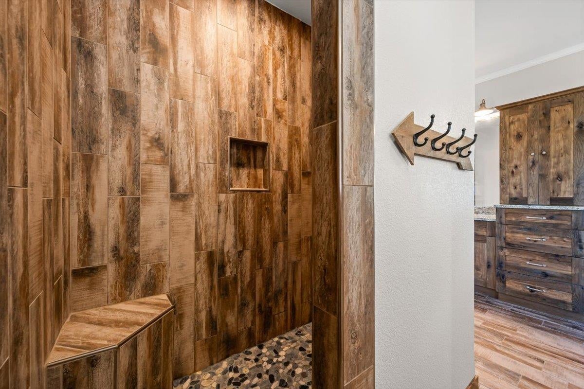 Sundance, Wyoming, 82729, United States, 2 Bedrooms Bedrooms, ,3 BathroomsBathrooms,Residential,Active,1945459