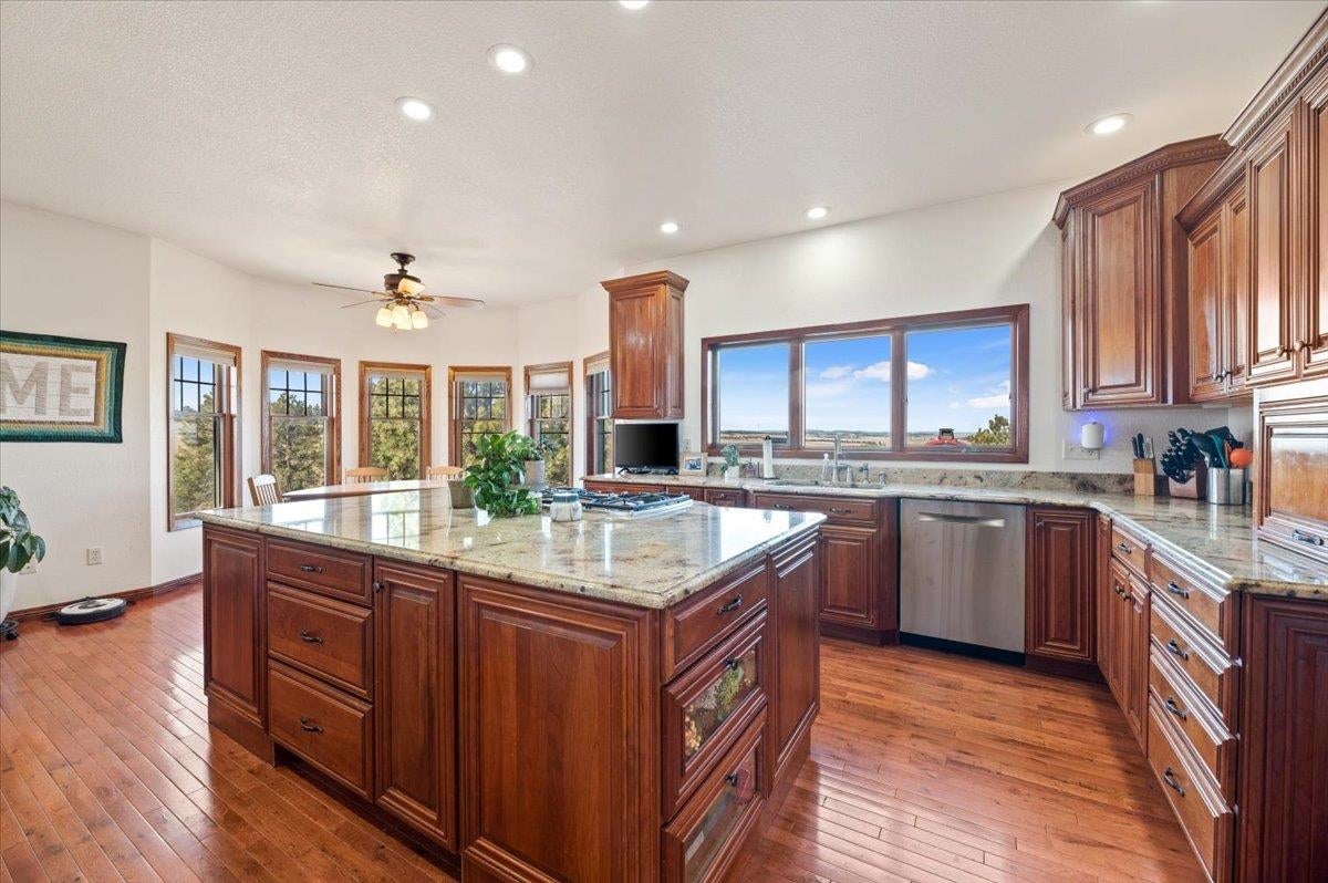 Belle Fourche, South Dakota, 57717, United States, ,5 BathroomsBathrooms,Residential,Active,1702862