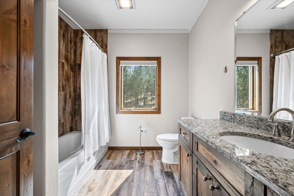 Sundance, Wyoming, 82729, United States, 2 Bedrooms Bedrooms, ,3 BathroomsBathrooms,Residential,Active,1945459