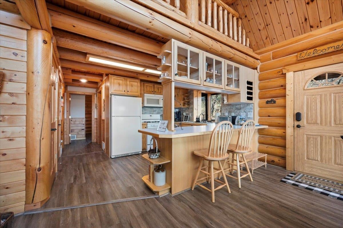 Piedmont, South Dakota, 57769, United States, 5 Bedrooms Bedrooms, ,3 BathroomsBathrooms,Residential,Active,1849518
