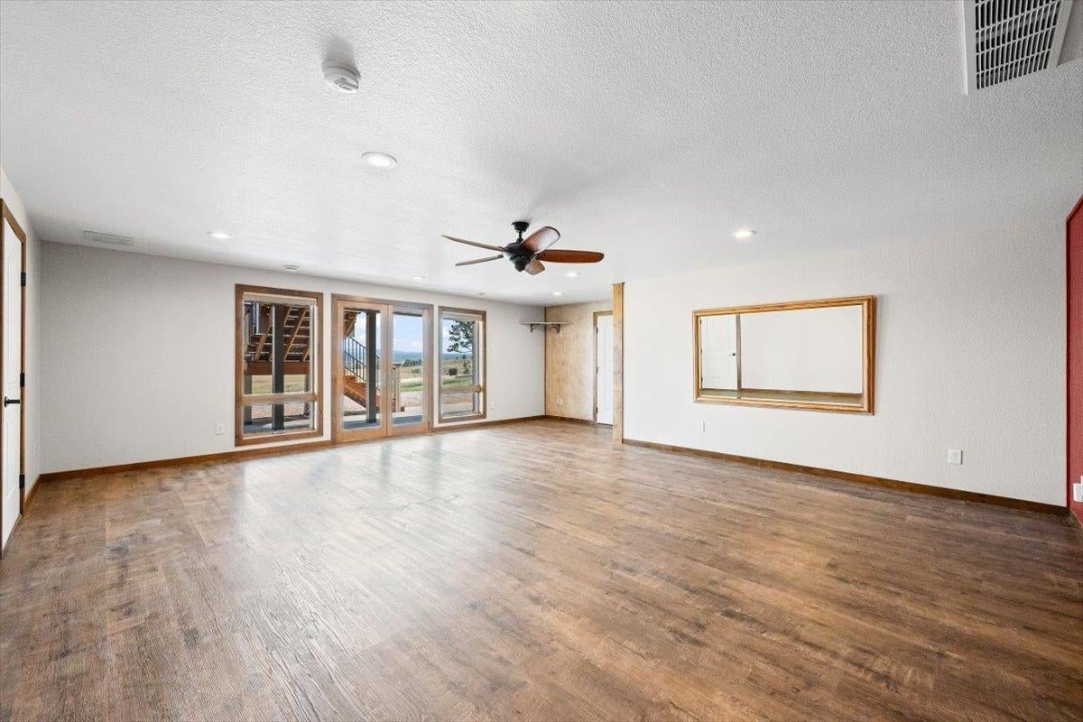 Sundance, Wyoming, 82729, United States, 2 Bedrooms Bedrooms, ,3 BathroomsBathrooms,Residential,Active,1945459