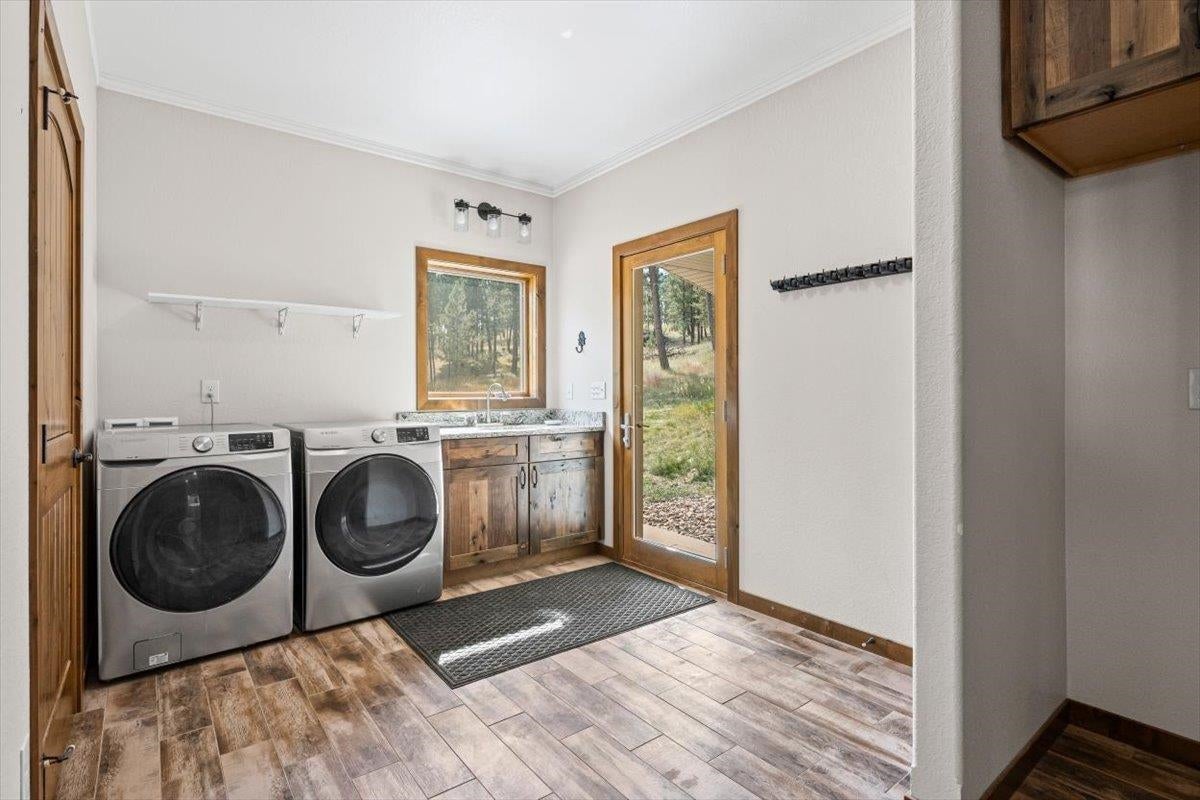 Sundance, Wyoming, 82729, United States, 2 Bedrooms Bedrooms, ,3 BathroomsBathrooms,Residential,Active,1945459