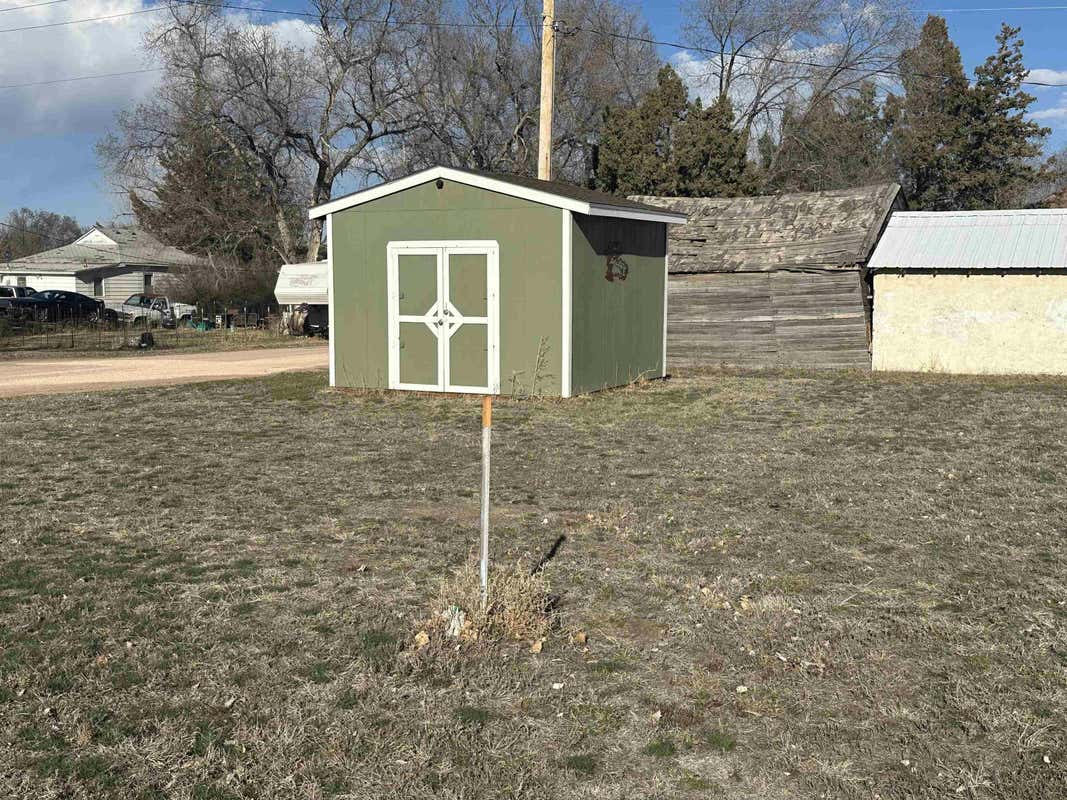 203 6TH AVE, EDGEMONT, SD 57735, photo 1 of 14