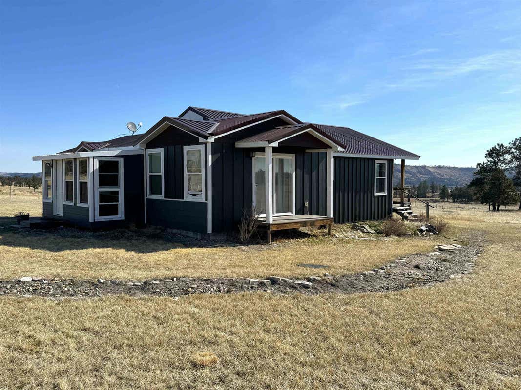 27926 LARIAT CIR, HOT SPRINGS, SD 57747, photo 1 of 29