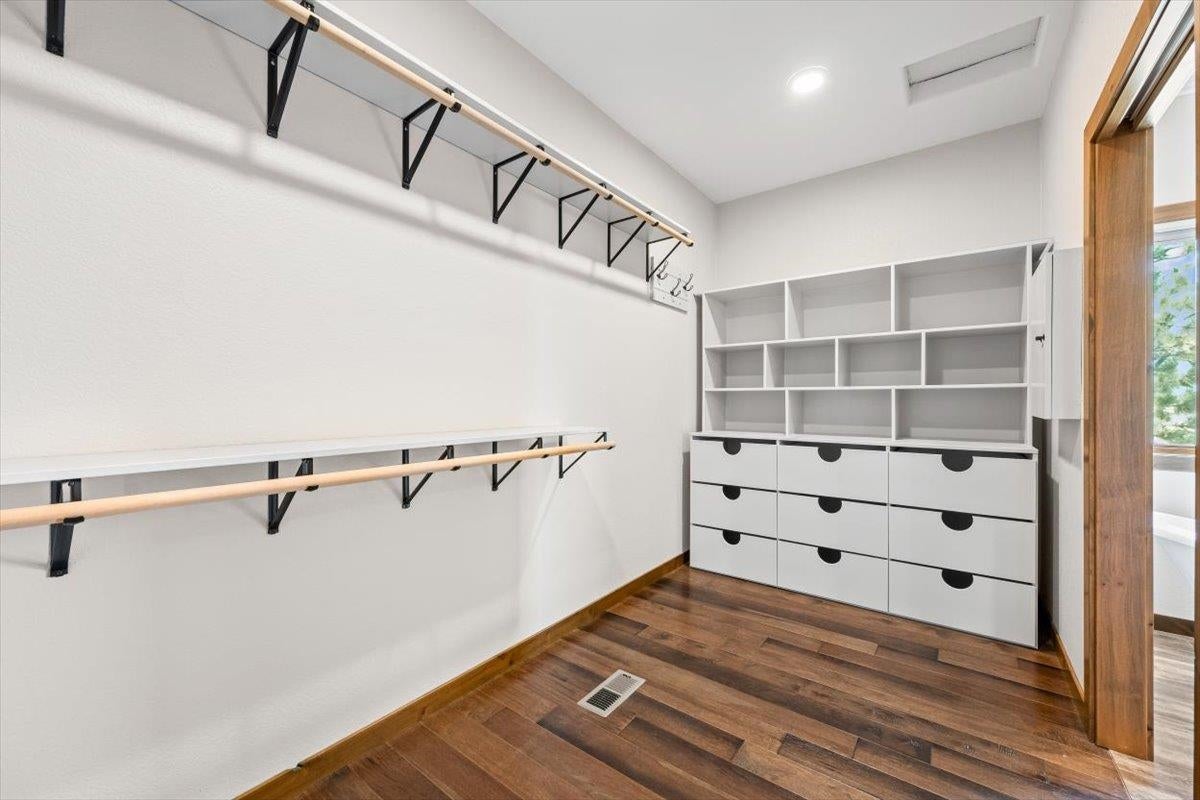 Sundance, Wyoming, 82729, United States, 2 Bedrooms Bedrooms, ,3 BathroomsBathrooms,Residential,Active,1945459