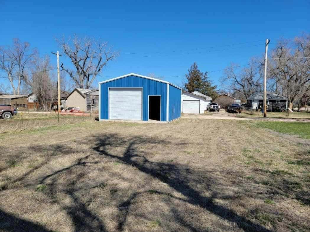 111 6TH AVE, EDGEMONT, SD 57735, photo 1 of 15