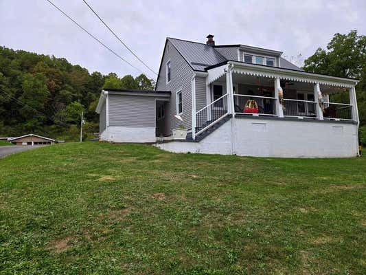 135 ELLEN AVE, BLUEFIELD, WV 24701 - Image 1