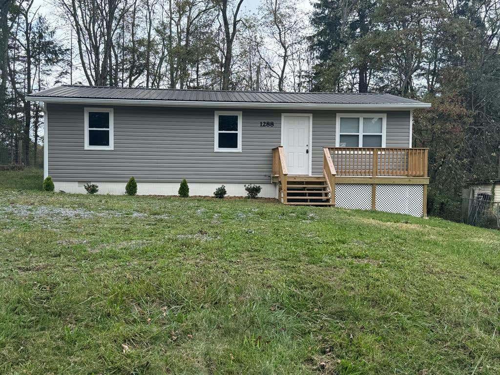 1288 SULLIVAN RD, GLEN MORGAN, WV 25813, photo 1 of 23