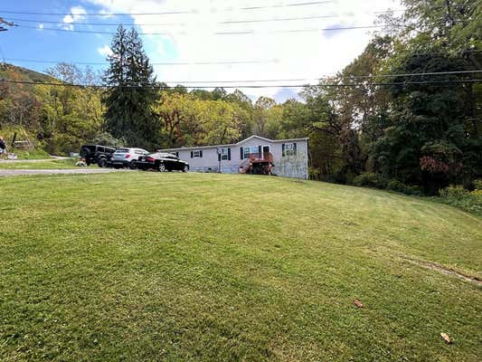 266 DILLOW RD, BLUEFIELD, WV 24701, photo 3 of 41